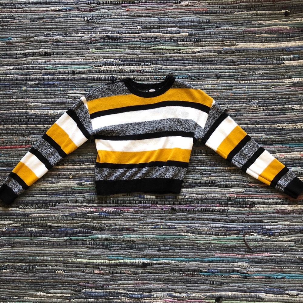 H&M Cropped Sweater
